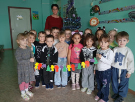 Новогодняя гирлянда Новогодняя гирлянда.