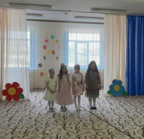 8 Марта в подготовительной группе "Радуга" 8 Марта в подготовительной группе "Радуга".